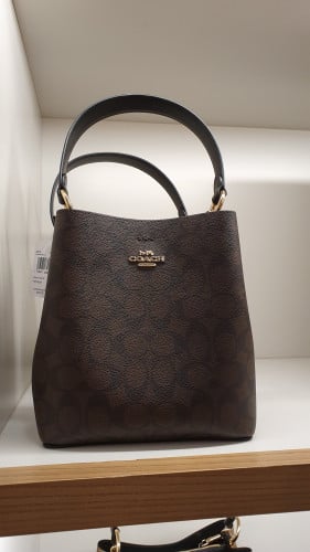 شنطة ماركة كوتش