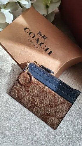 محفظة بطاقات وهوية من كوتش