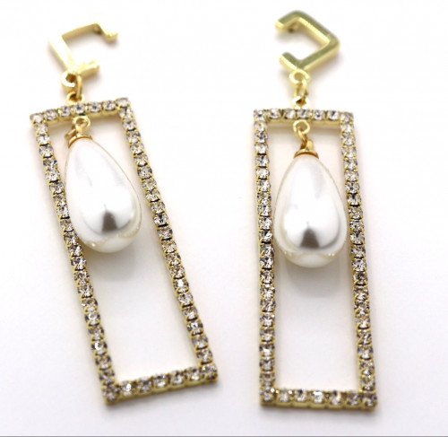 أقراط أذن بدلاية مستطيلة مزينة باللؤلؤ