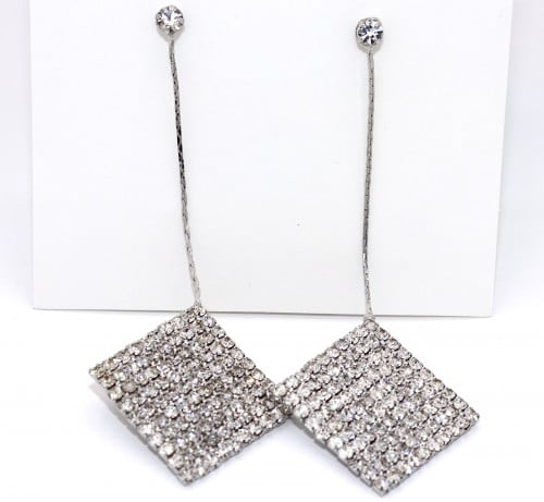 أقراط أذن بسلسلة طويلة مرصع بالزركون