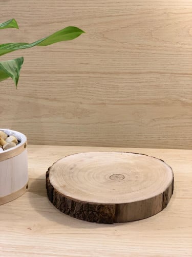 قاعدة خشبية