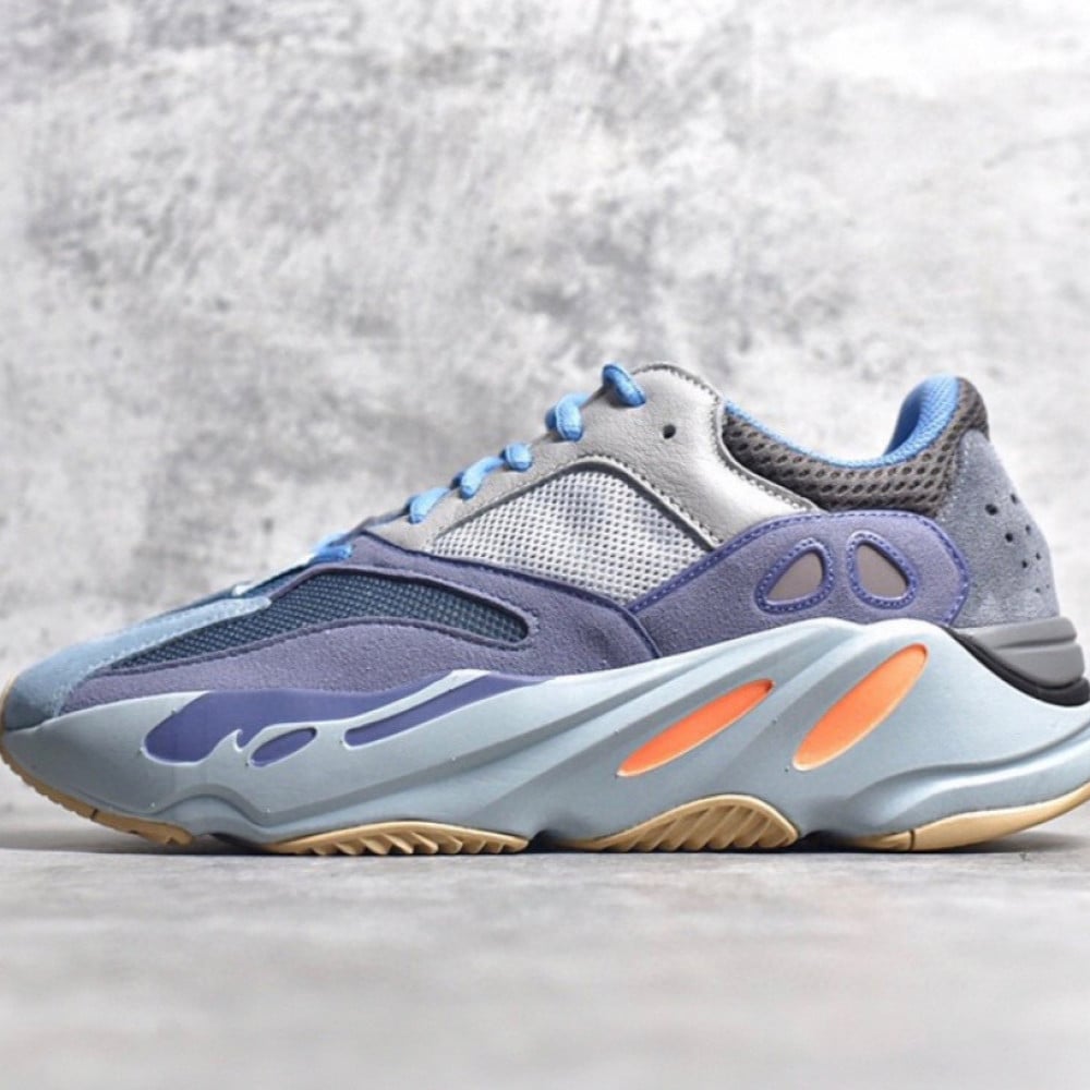 Adidas Yeezy Boost700
