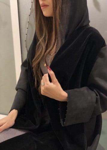 عباية شتوية شامواه ومخمل اسود بشك اسود