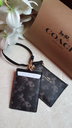 حامل هوية وبطاقات من كوتش