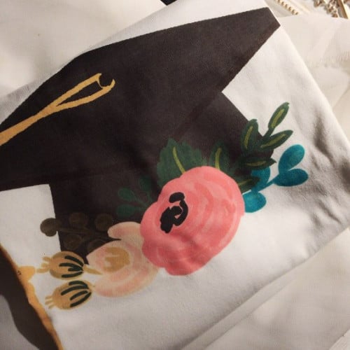 تي شيرت تخرج