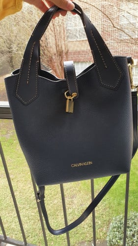 شنطة ماركة كالفن كلاين