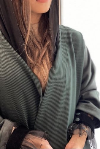 عباية شتوية شامواه زيتي مع مقلم زيتي بشك اسود