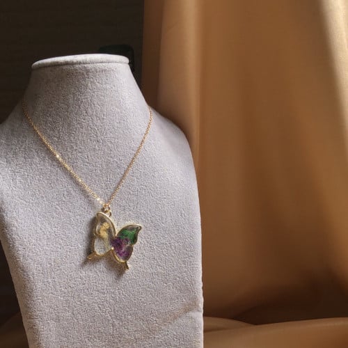 عقد بالزهر البنفجسي والأقحوان