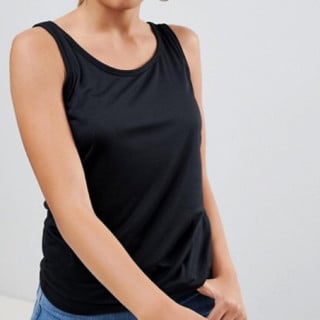 بلوزة نسائي أسود بدون كم ماركة boohoo