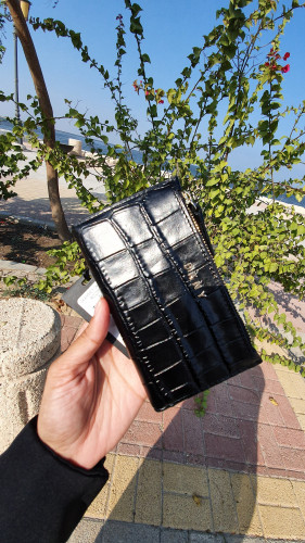 محفظة ماركة DKNY