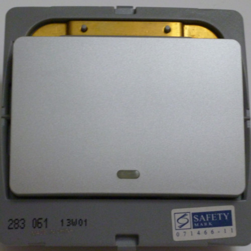 مفتاح مفرد  20A