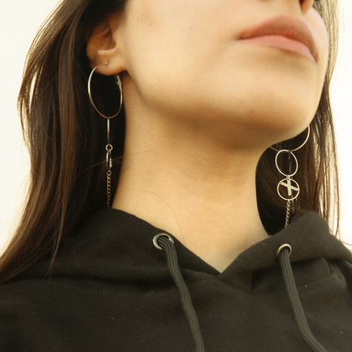 حلق المتصل مع اكس | Connected earrings with an X
