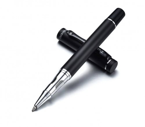 قلم للجنسين مزين باللونين الأسود والفضي