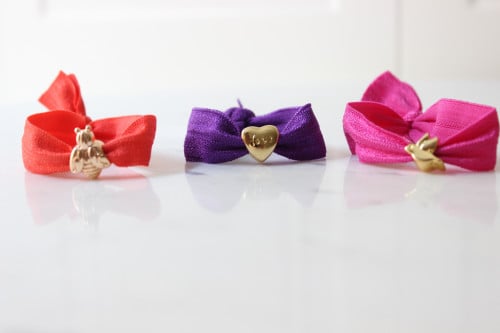 اسوره مطاط بتعليقة عصفور ( فوشي )