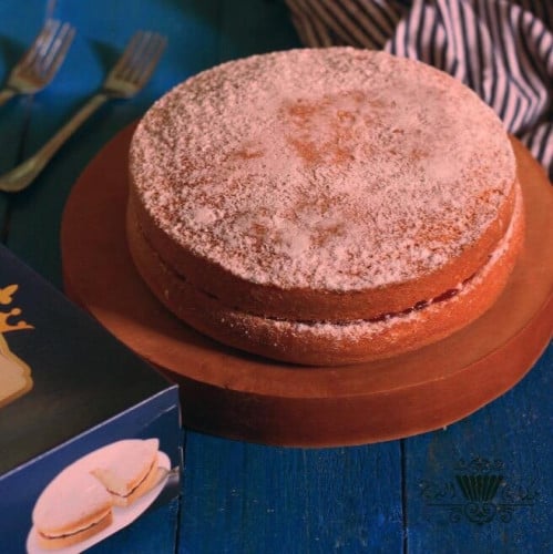 Good people cake with berry flavor