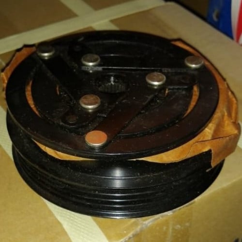 11608C# كلتس كمبروسر ايسوزو كامل / CLUTCH ASSEMBLY ISUZU 4PK 12V