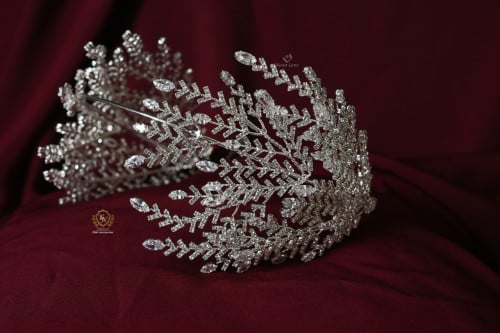 طوق بجوانب متصلة بالطلب