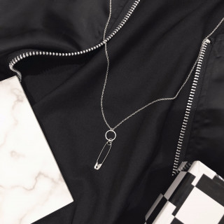 سلسال المشبك | Safety pin necklace