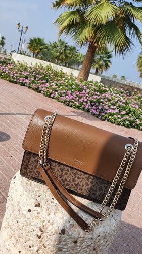شنطة ماركة DKNY