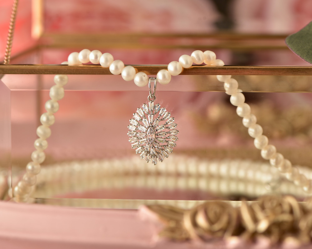 عقد تعليقة ذهب عيار 18 مع لولو - مجوهرات اليافعي جمان