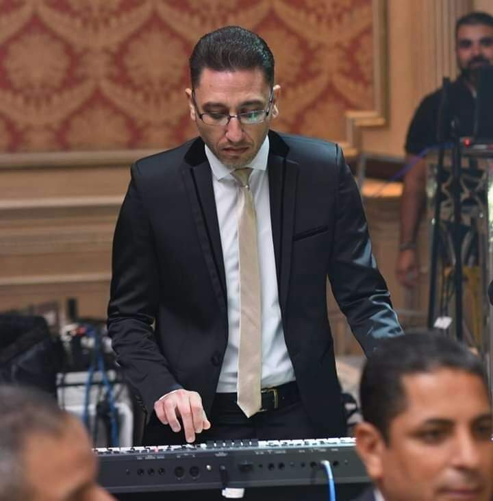الأستاذ : محمود سليمان