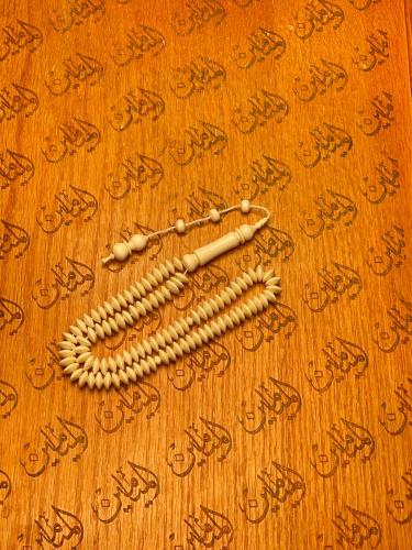 سبحة عاج فيل افريقي الوزن ٤٤.٨٠ غرام المقاس ١٠ في ٥ ملي عدد الخرز ٩٩ خرزه