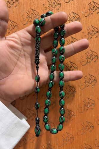 سبحة يسر بلدي فضه مطعم احجار طبيعي مقاس 10 في 14.5 ملي عدد الخرز 33 خرزة