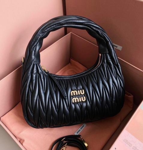 Miu Miu شنطة R.OV