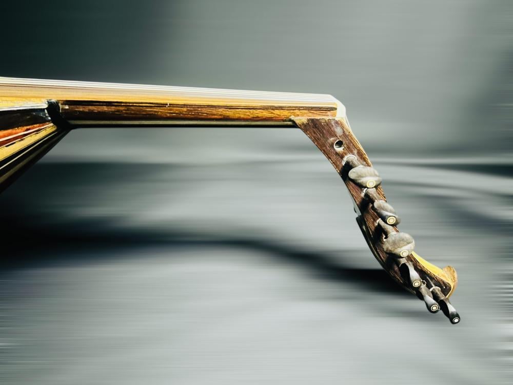 عود موسيقي مصدف لوكس فاخر