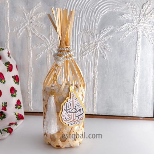 سجادة مع سبحة