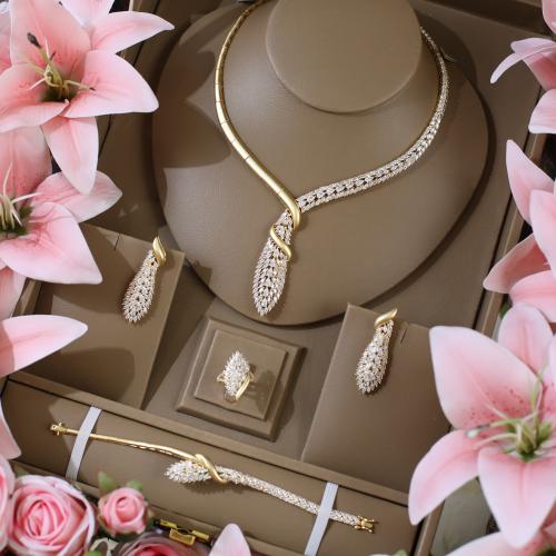 طقم دقة الماس ذهبي