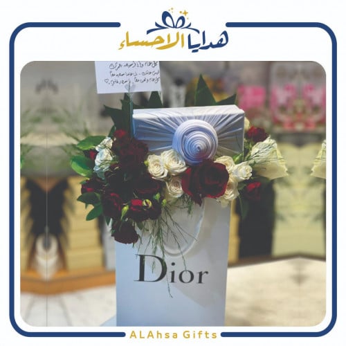 تنسيق ورد جوري وهدية (ديور)