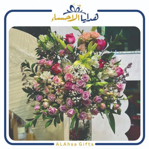 فازة شفافه بتنسيق ورد