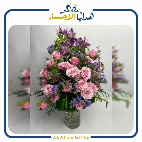 فازة شفافه بتنسيق ورد