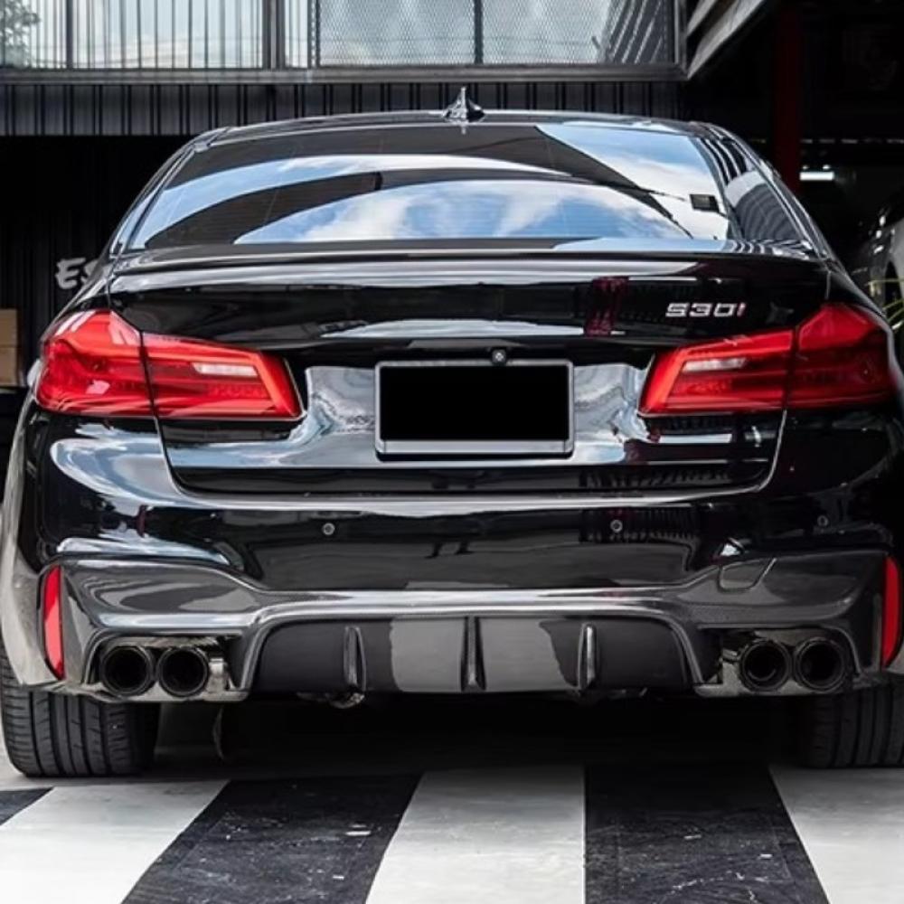 مخارج شكمان BMW G30 فضي