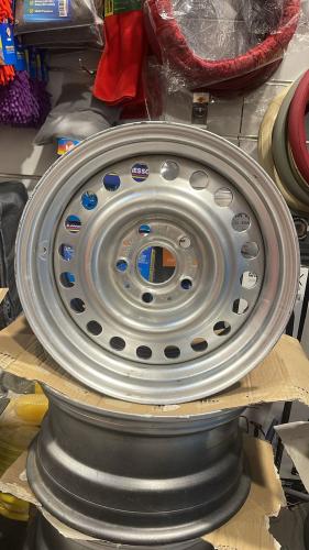 جنوط مرسدس  فضي مستخدم تركب هايلوكس من ٢٠٠٦ الي ٢٠١٦ درجه اولي