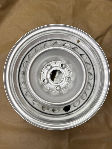 جنوط دمعه مايله مبرز 2 سانتي درجه اولي رشة جي ال اكس  اسبشل تركب للهايلوكس من2006 الي2016 طقم