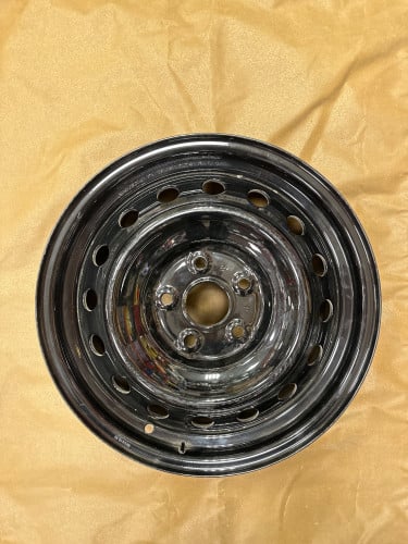 جنوط بلد هايلوكس من 2016 الي 2023 اصلي طقم