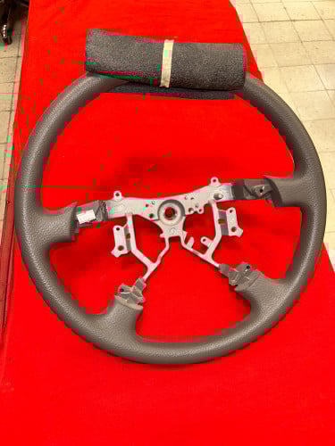 طارة لاندكروزر جي اكس اصلي من 2007 وتحت