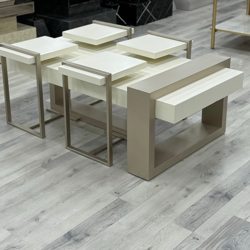 طقم طاولات مع 4 خدمة  بتصميم هندسي متداخل