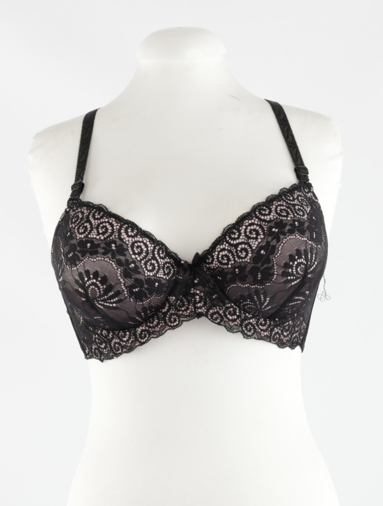 Women's double padded bra decorated with lace - الهرم بلازا