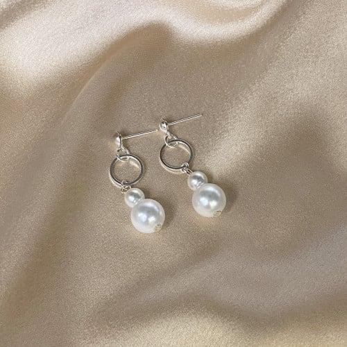 حلق اللولو مع تصميم دائري | Pearl earrings with ci...