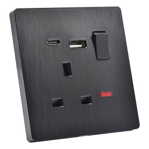 فيش‭ ‬13‭ ‬امبير‭ ‬مع‭ ‬USB‭ ‬اسود‮ ‬‭ ‬RV-R1B-13U...
