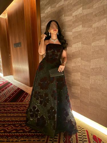 فستان Velvet Bloom Elegance