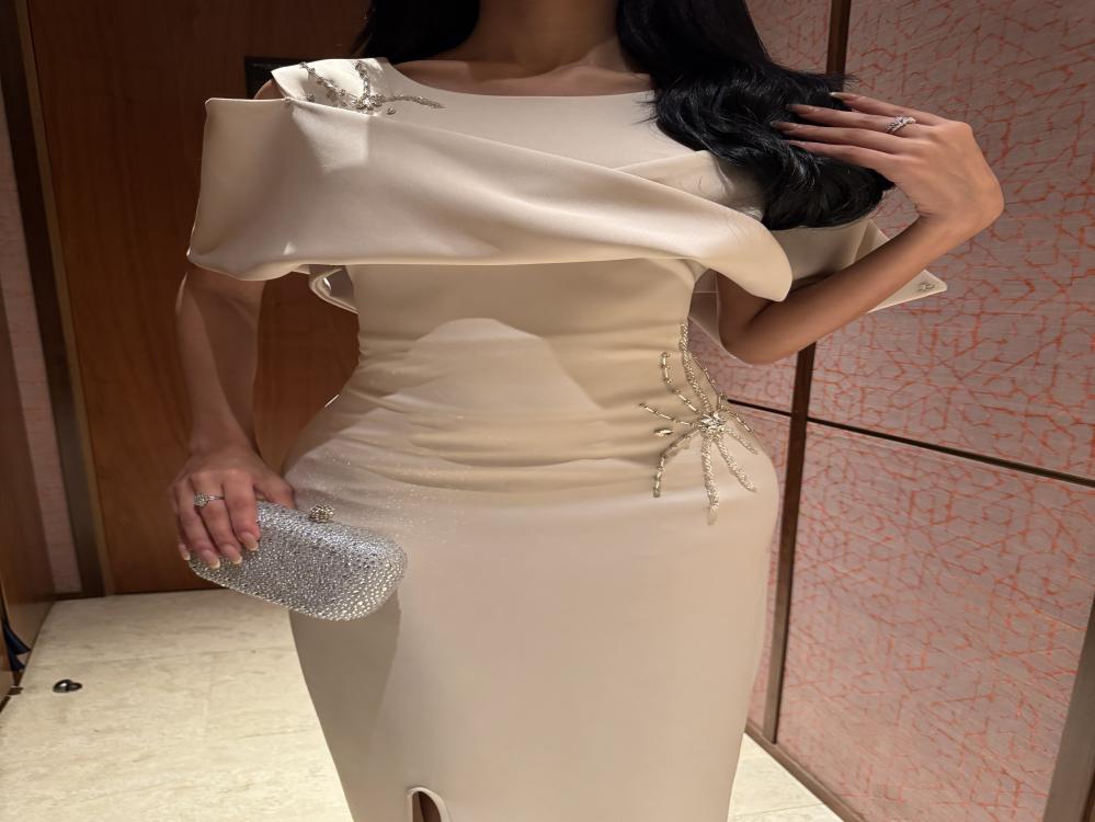 فستان THEIبيج