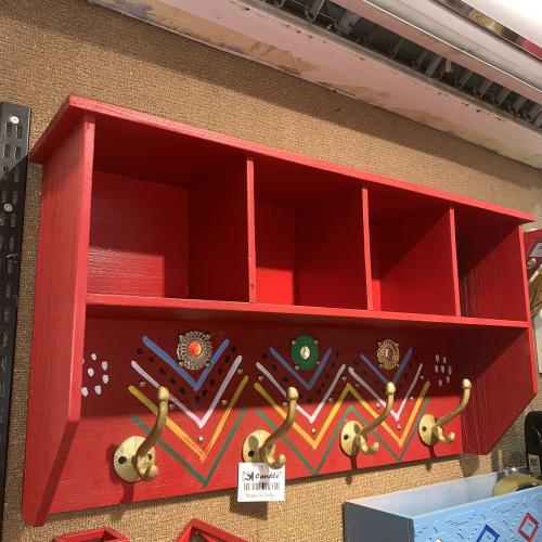 رف تراثي بعلاقات