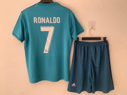 طقم رونالدو ريال مدريد مع شورت