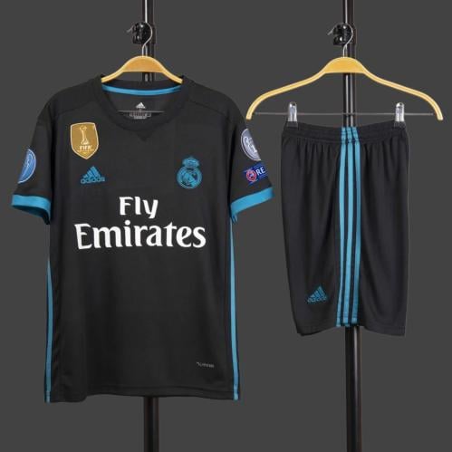 طقم ريال مدريد كم قصير كلاسيك 2017