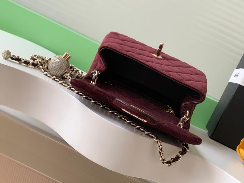 شنط شانيل ٢٠٢٥  برايانا  230879