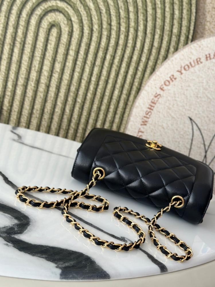 شنط شانيل برايانا  215708